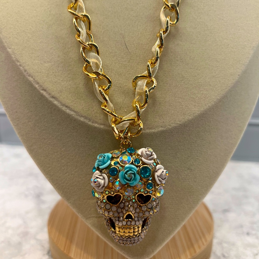 Betsey Johnson gold sugar skull flowers rhinestone day of the dead necklace NEW